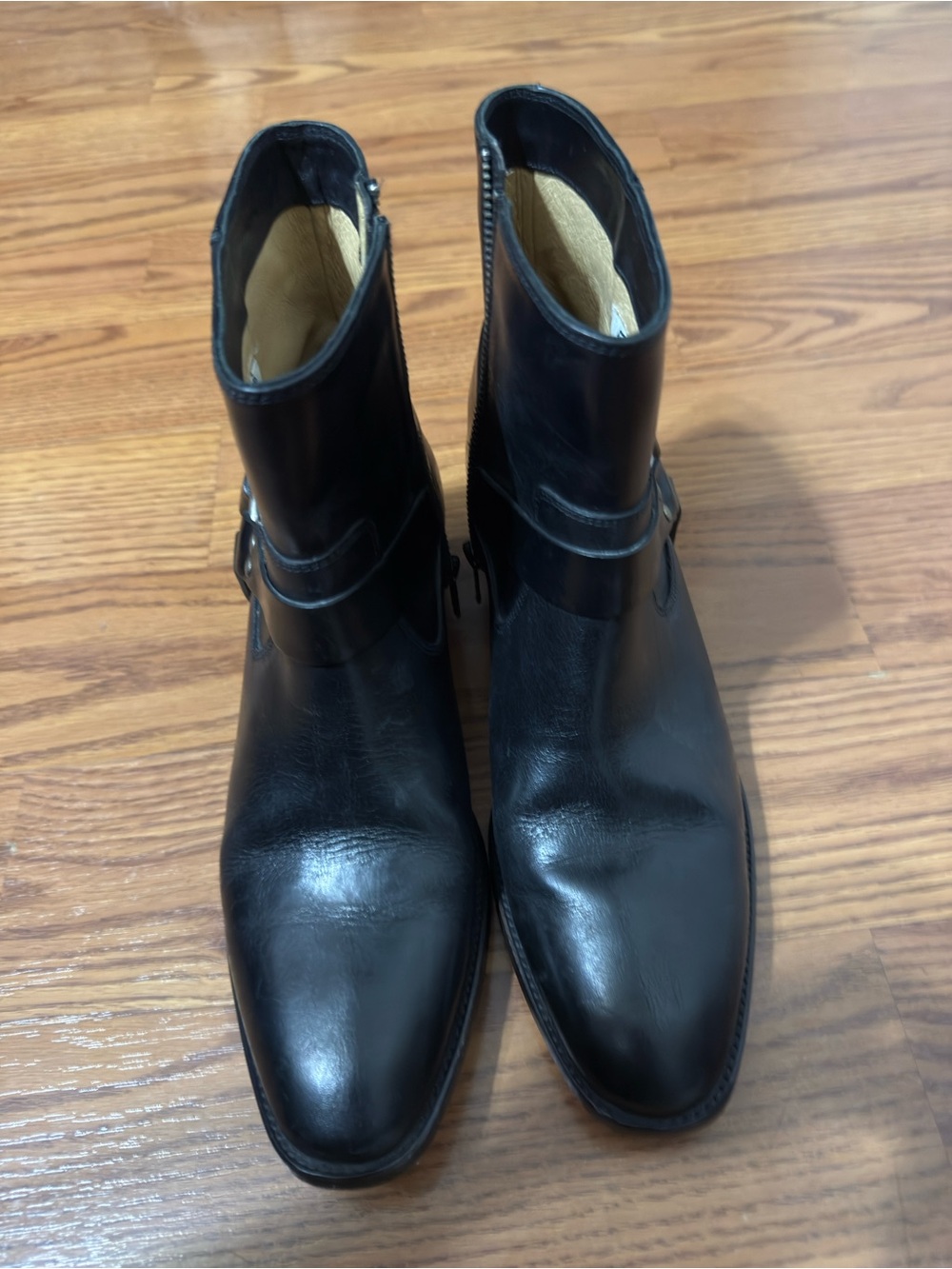 Frye Dara Harness Short boots silver hardware Size 8 .. Very Good Condition